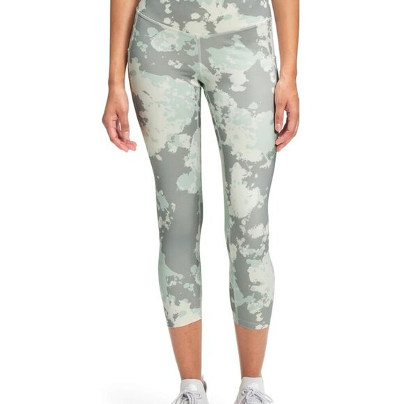 The North Face Pants - The North Face Women's Motivation High-Rise Crop Leggings Style NF0A539B03ZMREG